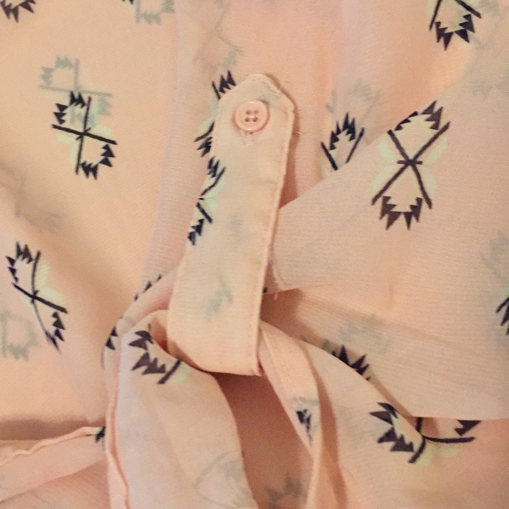 Pink blouse - Picture 3 of 4